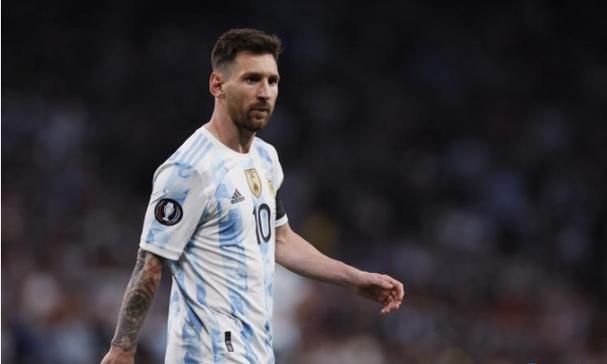 导弹军援急刹车：特朗普怕的不是普京，而是中国的稀土底牌！